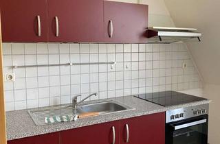 Wohnung kaufen in 08525 Reißiger Vorstadt, Schöne bezugsfreie 2-Zimmer-ETW im DG mit Dusche, EBK und Balkon in Denkmalschutzobjekt in Plauen