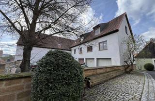 Haus kaufen in 97348 Willanzheim, Handwerker aufgepasst! Ein Kaufpreis für zwei Wohnhäuser mit Garagen und Innenhof.