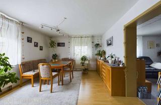 Doppelhaushälfte kaufen in 72555 Metzingen, Doppelhaushälfte mit 3 separaten Wohnungen in ruhiger Lage von MetzingenWohngebiet " Millert "