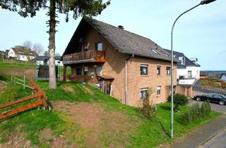 Haus kaufen in 54589 Kerschenbach, Kerschenbach - Ruhig gelegenes freistehendes 3-Familienhaus mit Balkon, Terrasse und Garage in Kerschenbach