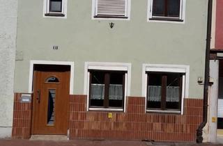 Haus kaufen in 84137 Vilsbiburg, Vilsbiburg - Stadthaus mit Hofgarten in Vilsbiburg VB 230.000 Euro