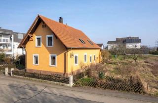 Einfamilienhaus kaufen in 77963 Schwanau, Überzeugt mit Lage und Potenzial: Freistehendes Einfamilienhaus mit Baugrundstück in Allmannsweier!
