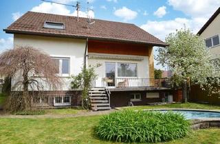 Haus kaufen in 72636 Frickenhausen, Großzügiges Wohnhaus in ruhiger Siedlung, verkehrsgünstig, Garage, Garten, kein Heizungstausch nötig