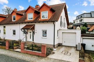 Doppelhaushälfte kaufen in 63571 Gelnhausen, **Charmante Doppelhaushälfte mit Garage und kleinem Garten im Ortskern**