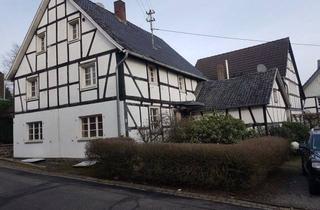 Haus kaufen in 53819 Neunkirchen-Seelscheid, Neunkirchen-Seelscheid - Denkmalgeschütztes Fachwerkhaus mit 2 Wohneinheiten im Dorfkern