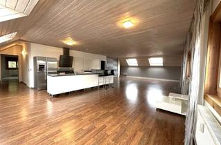 Wohnung kaufen in 73271 Holzmaden, Außergewöhnliche Wohnung mit zwei Appartements und einer Büroeinheit sorgen für zusätzliche Einnahme