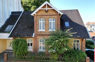 Villa kaufen in 49808 Lingen (Ems), RESERVIERT: Nostalgische Stadtvilla mit traumhaften Grundstück direkt in der Innenstadt