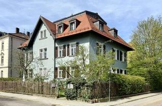 Wohnung kaufen in 93049 Westenviertel, Exklusiver Wohntraum im Herzen des Inneren Westens: Historischer Charme trifft auf zeitlosen Luxus