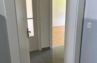 Wohnung kaufen in Talstrasse, 40878 Ratingen, Stilvolle, vollständig renovierte 2-Raum-Erdgeschosswohnung in Ratingen