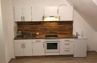 Wohnung kaufen in 81547 München, München - Eigentumswohnung ein Zimmer Küche, Bad Dachgeschoss renoviert top