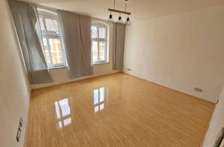 Wohnung mieten in Turmstr. 33, 06842 Innenstadt, Schöne 2- Zimmerwohnung mit Fußbodenheizung+Einbauküche+Balkon+Bad mit Badewanne & Dusche+Laminat!