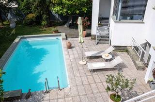 Villa kaufen in Ahornweg, 06132 Silberhöhe, Traumhafte Villa mit Einbauküche, Außenpool, Sauna und Tiefgarage