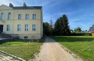 Wohnung mieten in Ortsteil Bomsdorf, Parkweg, 15898 Neuzelle, Wohnen in einem Haus mit Geschichte am anliegenden Gutspark - 2,5 Raum Wohnung im "Schloß Bomsdorf" Neuzelle OT Bomsdorf zu vermieten -