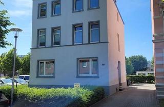 Mehrfamilienhaus kaufen in 27472 Cuxhaven, Cuxhaven - Repräsentatives Wohnhaus mit 3 Wohnungen in guter Lage Cuxhavens.