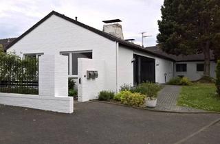 Haus kaufen in 59494 Soest, Soest - Wohnen auf einer Ebene in beliebtem Südwesten von Soest: 4 vermietete Einheiten im Bungalowstil auf attraktivem Grundstück!