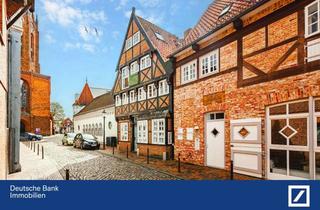 Haus kaufen in 21614 Buxtehude, Prachtvolles Fachwerkhaus inmitten der Altstadt: Entdecken Sie das sanierte Denkmal!