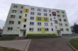 Wohnung mieten in Schützenplatz 28, 06712 Zeitz, Renovierte 4-Raum-Wohnung mit Balkon zu vermieten!