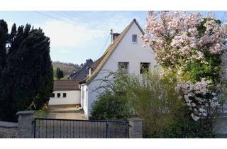 Haus kaufen in 57223 Kreuztal, Solides 1- oder 2-Familienhaus in Kreuztal-Krombach