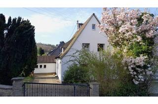Haus kaufen in 57223 Kreuztal, Kreuztal - Solides 1- oder 2-Familienhaus in Kreuztal-Krombach