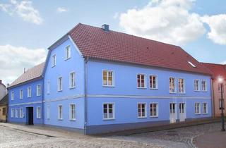 Haus kaufen in 17207 Röbel, Röbel/Müritz - Modernes Ferienobjekt mit insgesamt 12 Einheiten im Herzen der beschaulichen Röbeler Innenstadt