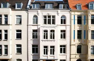 Wohnung kaufen in 50670 Köln, Köln - Gemütliche Dachgeschosswohnung in denkmalgeschütztem Altbau mit Ausbaupotenzial