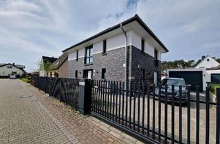 Einfamilienhaus kaufen in 33758 Schloß Holte-Stukenbrock, Schloß Holte-Stukenbrock - Ohne Provision * KfW 40 Plus EFH mit Restgarantie
