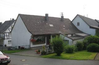 Haus kaufen in 53819 Neunkirchen-Seelscheid, Neunkirchen-Seelscheid - Haus mit 2 WE zentral in Seelscheid, plus Lagerräume u. Garage