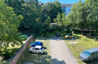 Wohnung kaufen in 09130 Chemnitz, Chemnitz - Sonnige 3-Zimmer Wohnung und Stellplatz mit Fernwärmeheizung