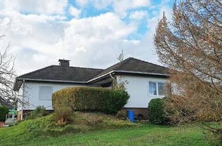Haus kaufen in 66914 Waldmohr, Waldmohr - Unterkellerter Fertighausbungalow mit großzügigem Grundstück