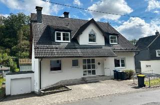 Haus kaufen in 57072 Siegen, Siegen - Neuwertiges 9-Zimmer EinZweifamilienwohnh., gehobene Ausstattung