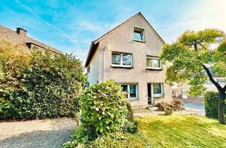 Haus kaufen in 58708 Menden (Sauerland), Menden (Sauerland) - Zweifamilienhaus mit optionalen Bauland in Menden!