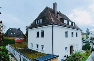 Wohnung kaufen in 90491 Erlenstegen, Seltene Gelegenheit! Verkauf einer 5-Zi-Wohnung mit Loggia und Gartenanteil in Nürnberg-Erlenstegen.