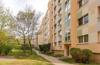 Wohnung mieten in Wölfnitzer Ring 84, 01169 Gorbitz-Süd, NEU saniert - 2 Raum-Wohnung mit Balkon