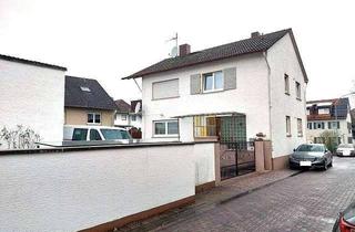 Haus kaufen in 61191 Rosbach vor der Höhe, Freistehendes 1-2-Familienhaus in schöner und zentraler Lage von 61191 Rosbach-Nieder-Rosbach