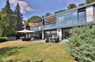 Haus kaufen in 71065 Sindelfingen, Direkt am Wald und über den Dächern der Stadt: Moderner Bungalow-Loft mit traumhaftem Fernblick