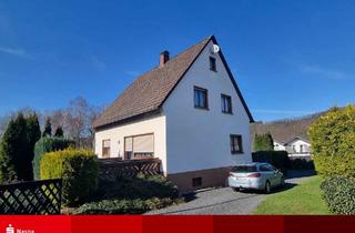 Haus kaufen in 57518 Betzdorf, Betzdorf-Bruche: Freistehendes Ein- bis Zweifamilienhaus mit großem Areal