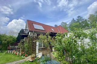 Haus kaufen in 23569 Kücknitz, Ein Haus, zwei Einheiten - grüner Garten und Eigenland