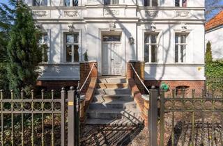 Wohnung kaufen in 13503 Berlin, Berlin - Traumhafte Altbauwohnung mit großer 40qm Terrasse in Wassernähe
