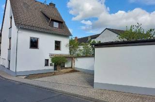 Haus kaufen in 56651 Niederzissen, Niederzissen - Aufwändig renoviertes Wohnhaus ohne weitere Kosten bezugsfertig