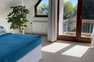 Wohnung kaufen in Dahlemer Weg, 14167 Zehlendorf, Zehlendorf, Dahlemer Weg, Dachgeschoss ohne Nachbarn mit zwei Terrassen und kleinem Garten