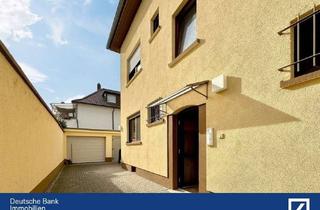 Wohnung kaufen in 68307 Sandhofen, TOP Kapitalanlage: Vermietete 5-Zimmer-Wohnung in Mannheim-Sandhofen, EBK, Keller, Garage