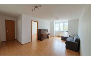 Wohnung kaufen in Landgraf-Georg-Straße 60, 64283 Darmstadt-Mitte, Zentrale 2-Zimmer-Wohnung in Darmstadt mit Klavier