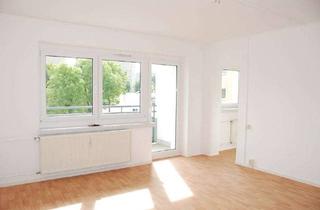 Wohnung mieten in Arno-Schreiter-Str., 09123 Markersdorf, Helle 1-Raum-Wohnung mit Balkon und Dusche
