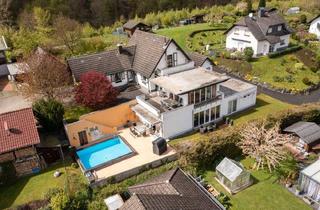 Einfamilienhaus kaufen in 58791 Werdohl, Urlaub in den eigenen vier Wänden: Großes Einfamilienhaus mit Pool und tollem Ausblick in Werdohl!