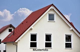 Einfamilienhaus kaufen in 47804 Krefeld, Großzügiges Einfamilienhaus mit Garage in guter Wohnlage - provisionsfrei