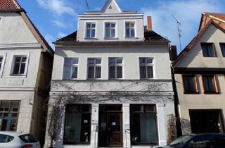 Haus kaufen in Lange Straße, 39539 Havelberg, +++modernisiertes MFH mit Praxis & 2 Wohnungen in 39539 Havelberg zu verkaufen+++