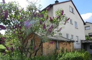 Haus kaufen in 73265 Dettingen, Dettingen unter Teck - Sofort frei! 2- bis 3-Familienhaus in schöner Wohnlage mit Terrasse, Balkon, Pergola & zwei Garagen
