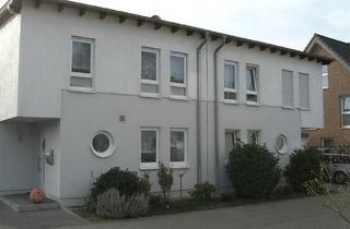 Doppelhaushälfte kaufen in 47800 Krefeld, Krefeld - Attraktive Doppelhaushälfte in ruhiger Lage von Krefeld-Bockum
