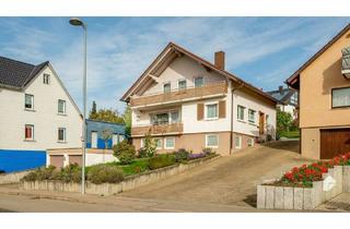 Haus kaufen in 72661 Grafenberg, Grafenberg - Familien aufgepasst! 1 bis 2-Familienhaus mit schönem Grundstück, Balkon, Loggia und Doppelgarage