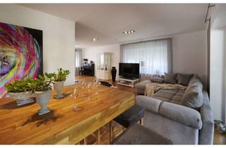 Haus kaufen in 33729 Altenhagen, Traumhaftes Zweifamilienhaus mit großem Grundstück und Blick ins Grüne in Bielefeld zu verkaufen!